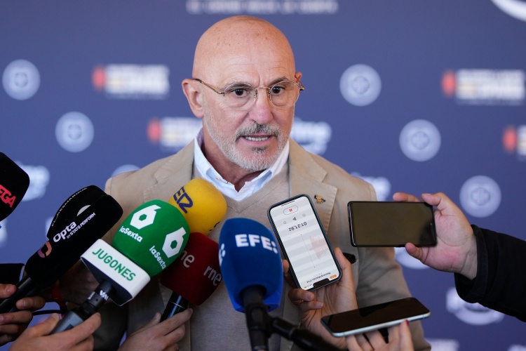 強(qiáng)大而穩(wěn)定！西班牙是首支3次晉級(jí)歐國(guó)聯(lián)決賽圈的球隊(duì)