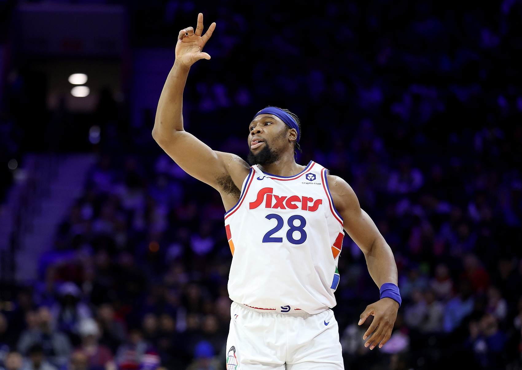 兩記關(guān)鍵三分穩(wěn)局面！亞布塞萊三分神準7投5中射落18分