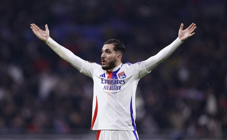 記者：拜仁今夏至少想引進(jìn)1名新邊鋒，吉滕斯、尼科、切爾基在列