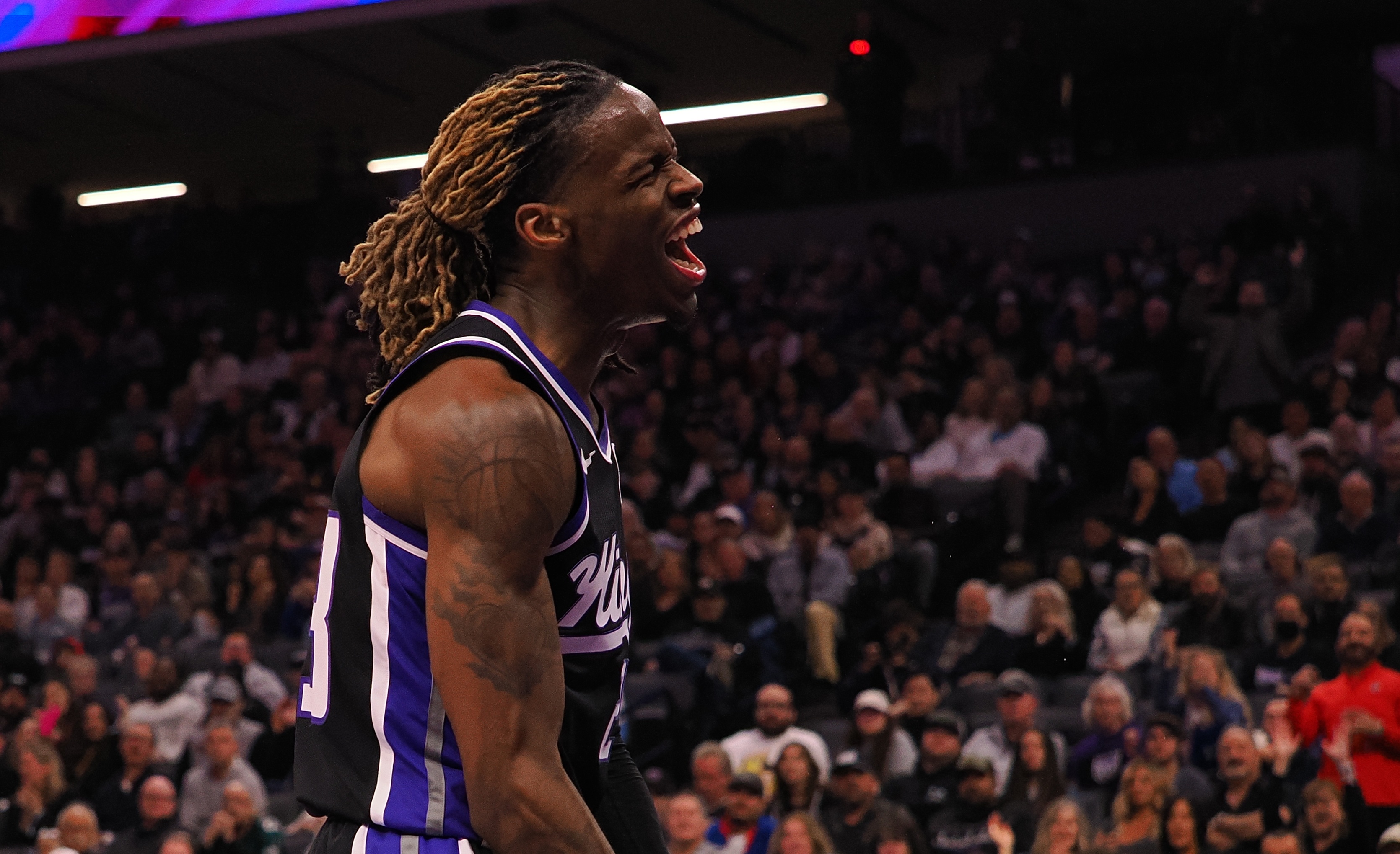 攻防盡力！基翁-埃利斯貼防庫里 全場(chǎng)12中7拿18分4助