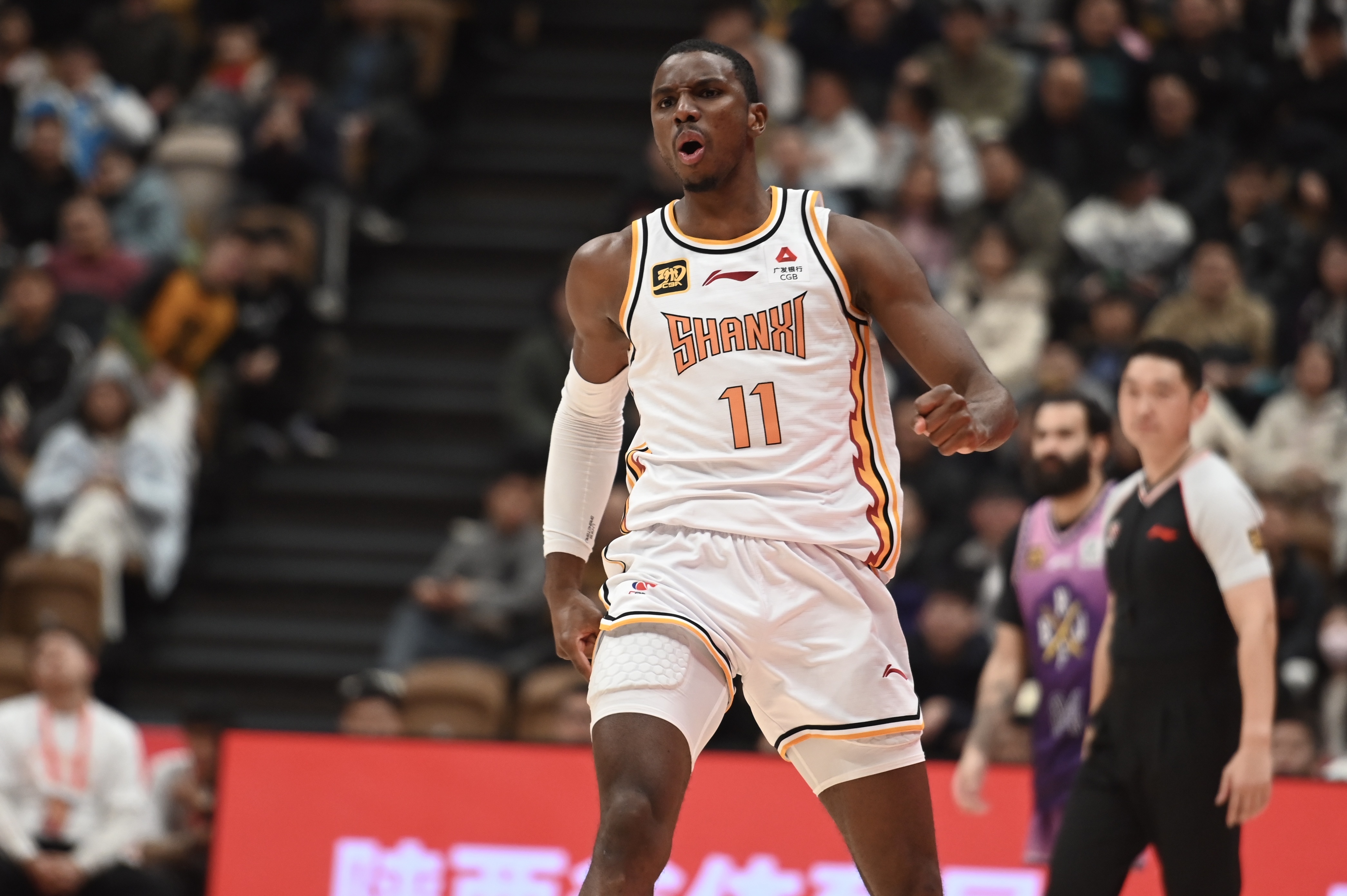 不理想！迪亞洛23投9中拿到23分12板 三分7中1