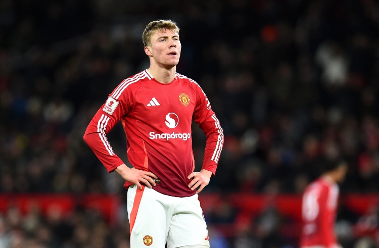 魯尼：隊(duì)友給霍伊倫提供的機(jī)會(huì)太少了，我對(duì)他很有信心