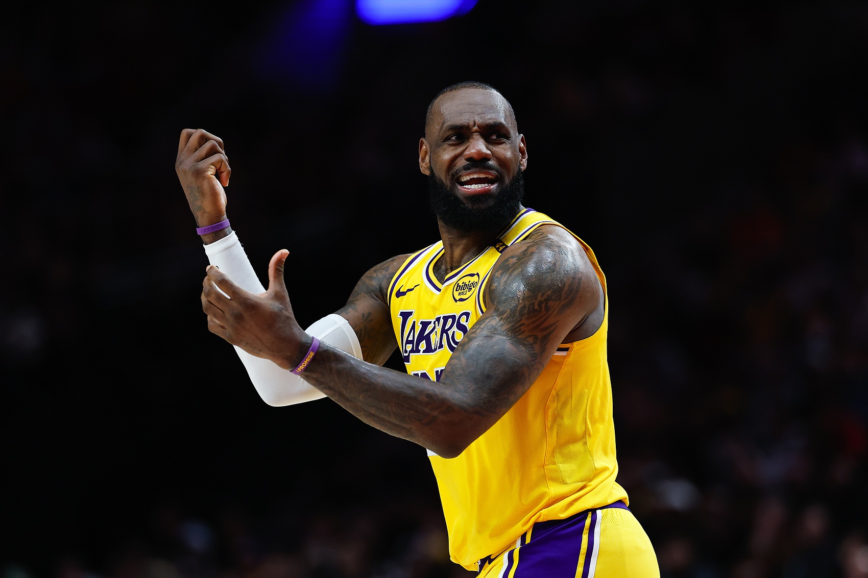 在場時湖人三分更鐵對手更準&下場后相反 老詹問題還是運氣問題？