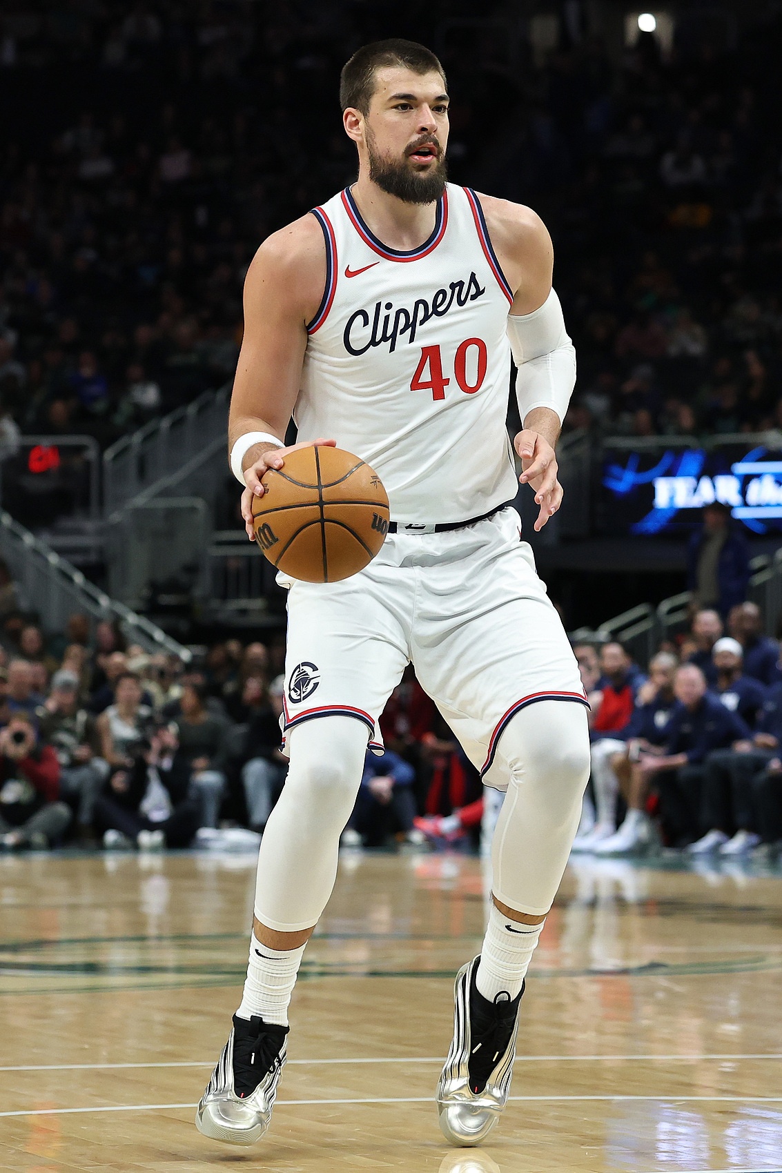 接近兩雙了！祖巴茨半場(chǎng)6中4得9分8板1助1帽 前場(chǎng)籃板有4個(gè)