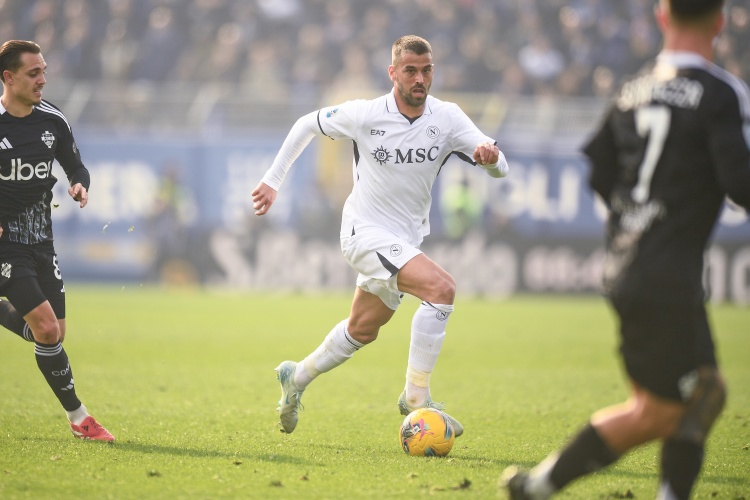 官方：斯皮納佐拉大腿肌肉疲勞，將缺戰(zhàn)那不勒斯vs米蘭