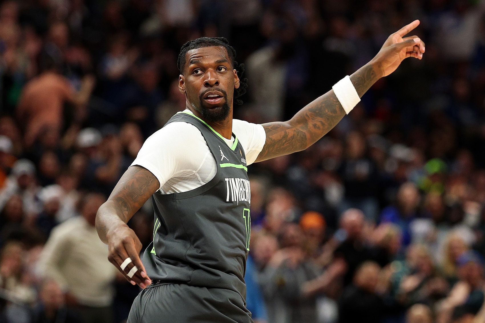 手感冰涼！納茲-里德半場(chǎng)8投僅1中拿到2分6板 正負(fù)值-15