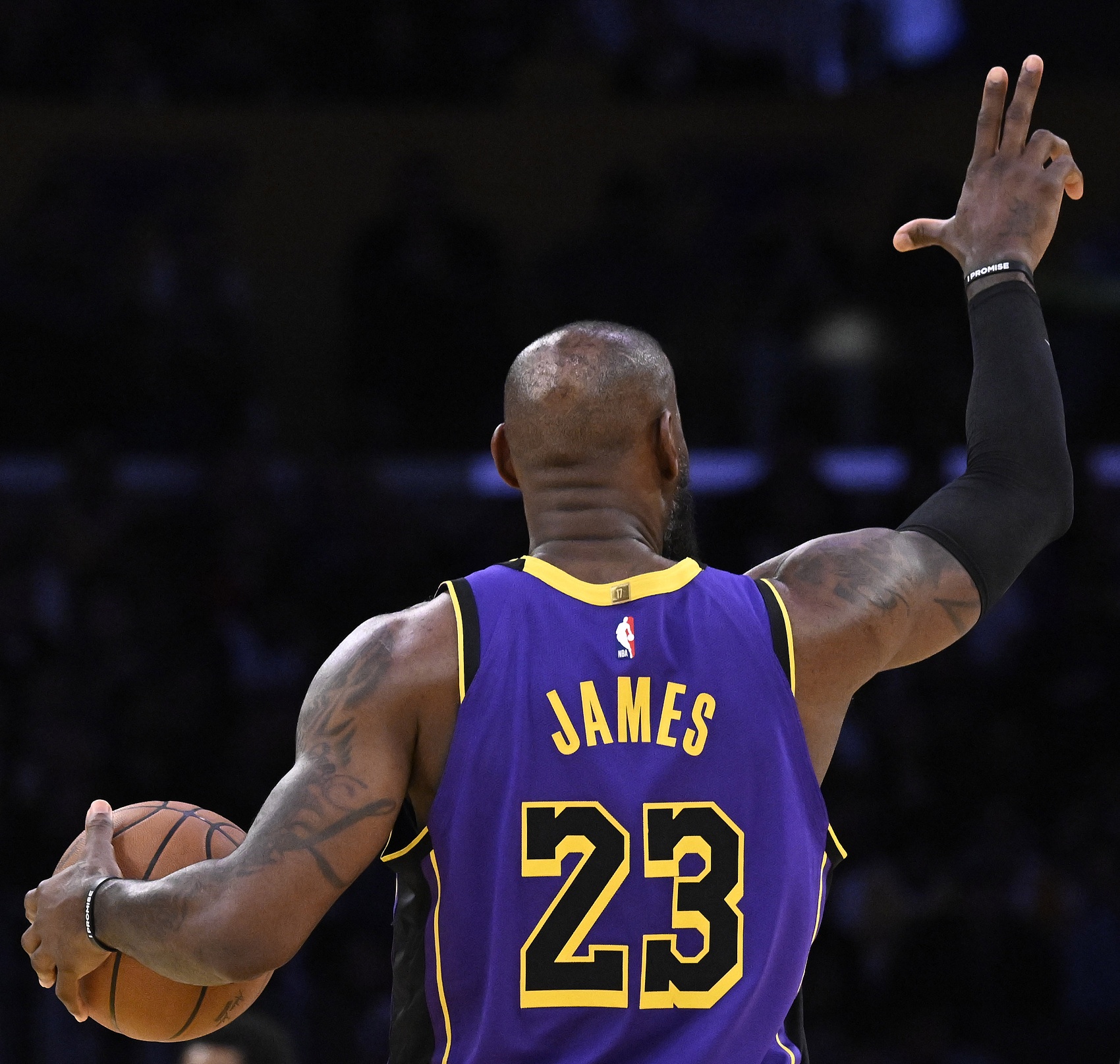 老而彌堅！詹姆斯連續(xù)5場砍下25+ 聯(lián)盟現(xiàn)存最長紀(jì)錄