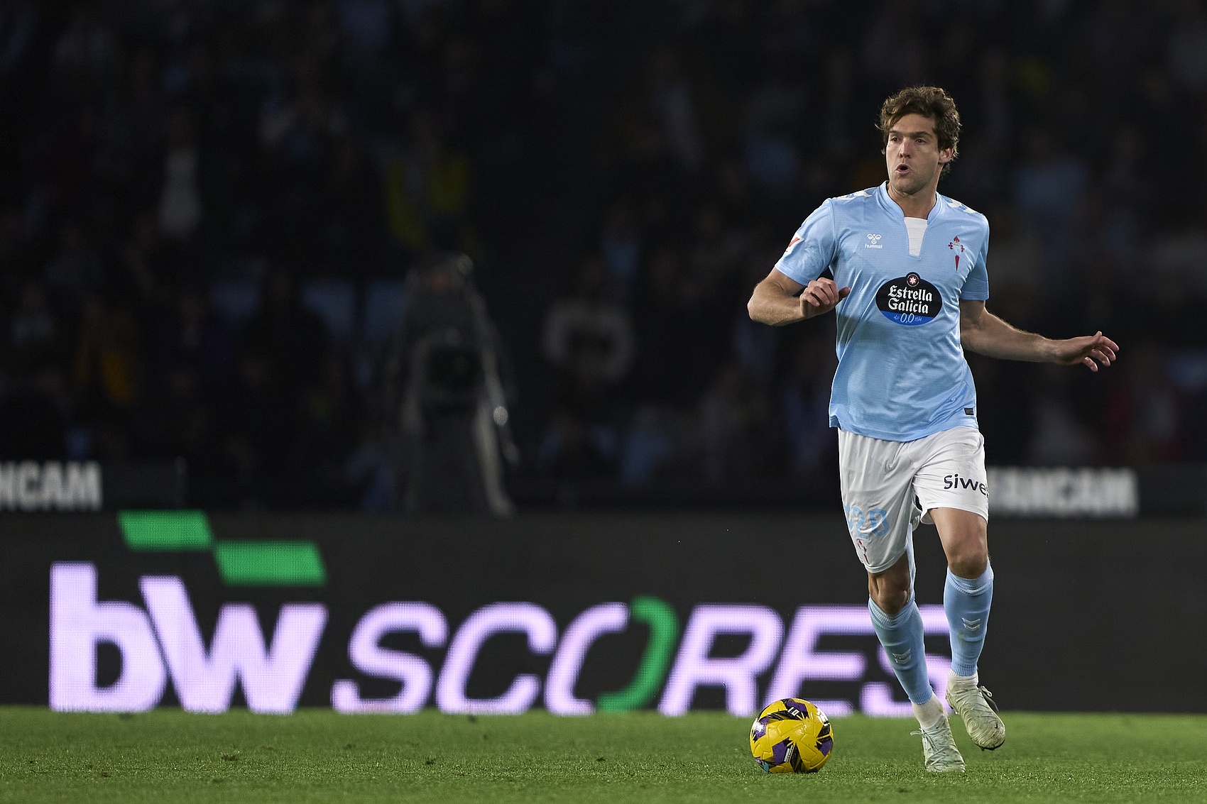 世體：激活續(xù)約選項(xiàng)，34歲馬科斯-阿隆索與塞爾塔續(xù)約到2026年