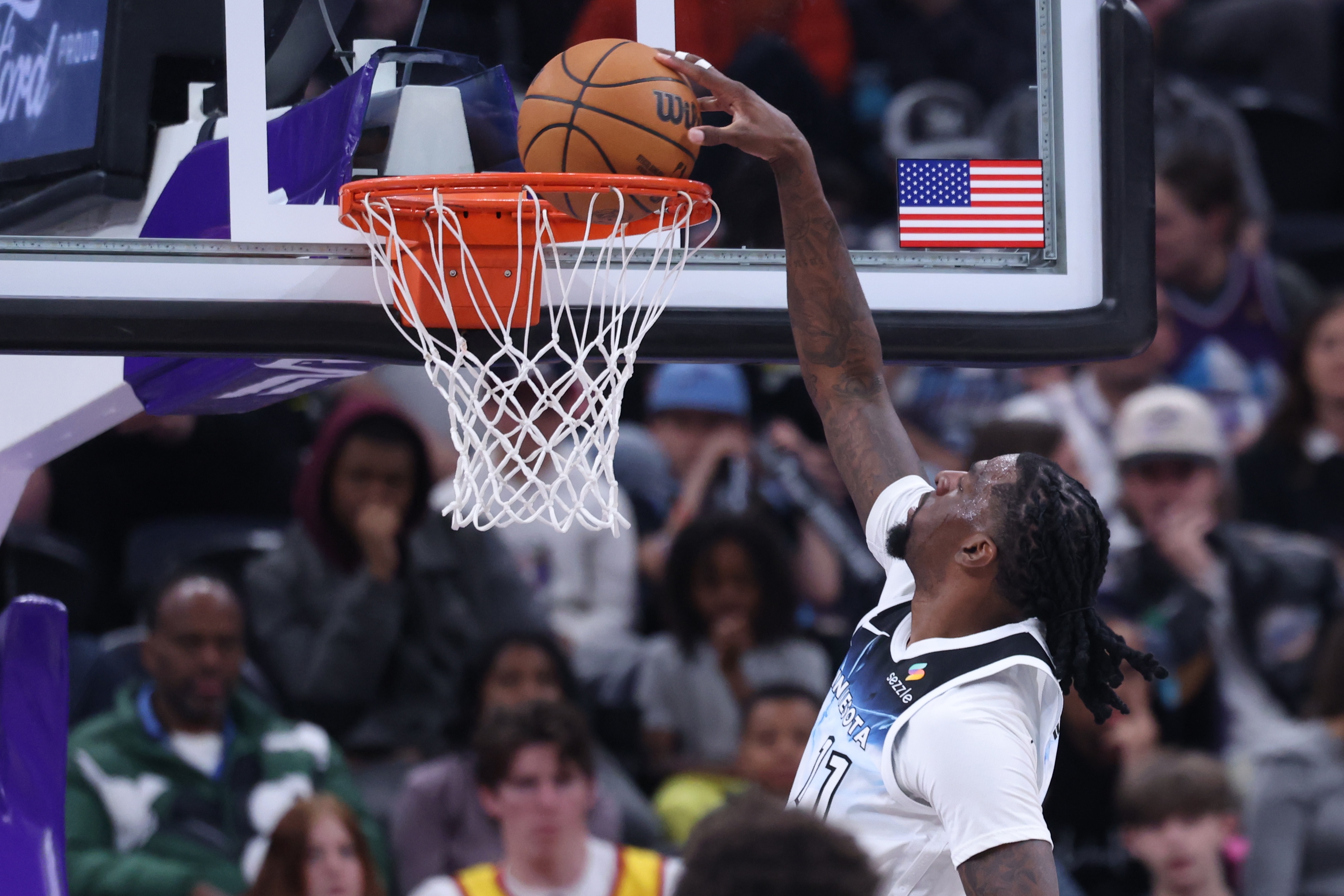 華子不在我當(dāng)家！納茲-里德25中10空砍27分11板5助2斷1帽