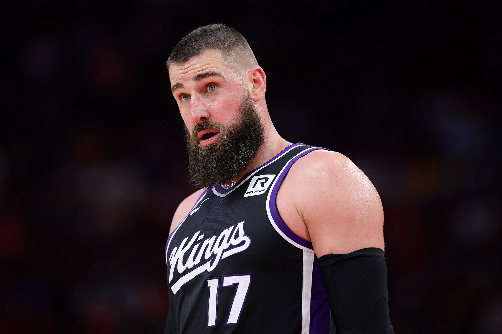 不落下風(fēng)！瓦蘭對(duì)抗約基奇攻防發(fā)揮全面 砍19分13板6助2斷難救主