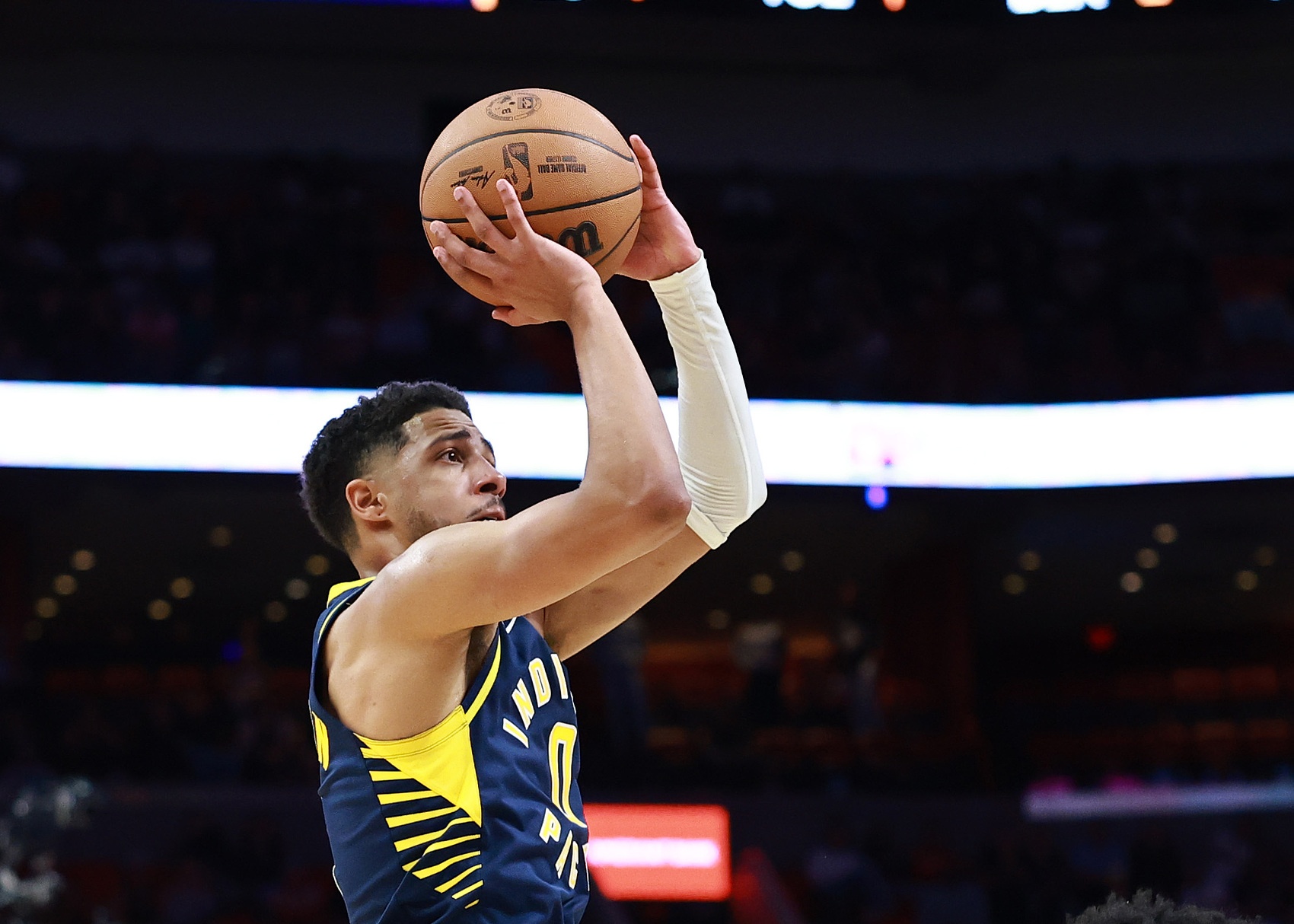 今天先攻了！哈利伯頓首節(jié)三分5中3得到9分3板2斷 沒有失誤