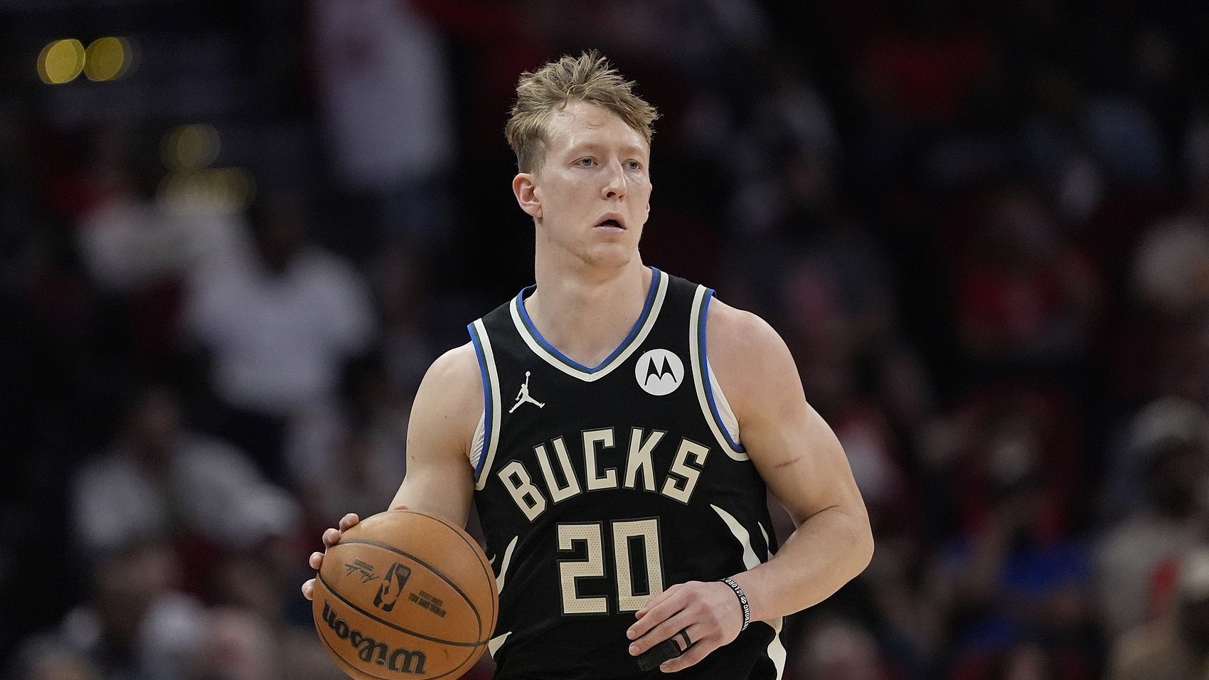 密爾沃基小伯德！AJ-格林三分9中6拿到18分 正負(fù)值+22