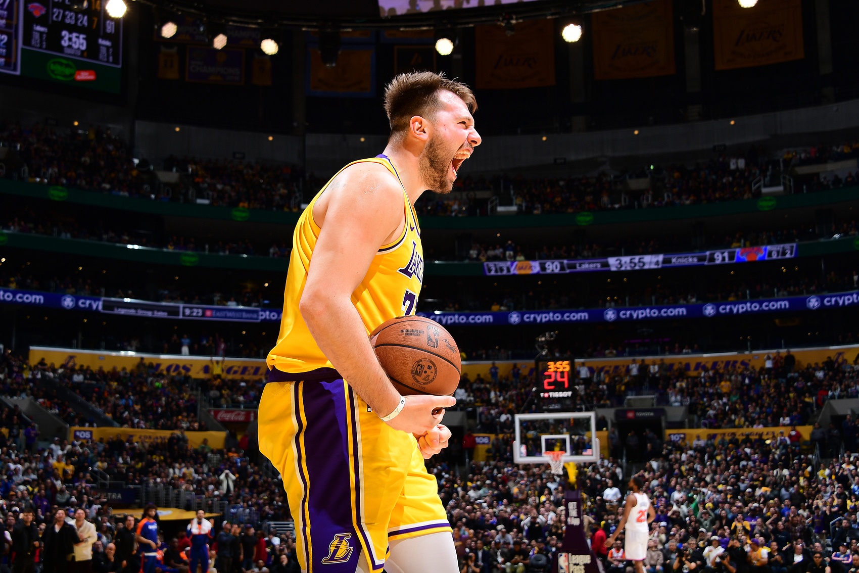 末節(jié)才爆發(fā)！雷迪克：隨著比賽進(jìn)行 東契奇更好地應(yīng)對了壓力