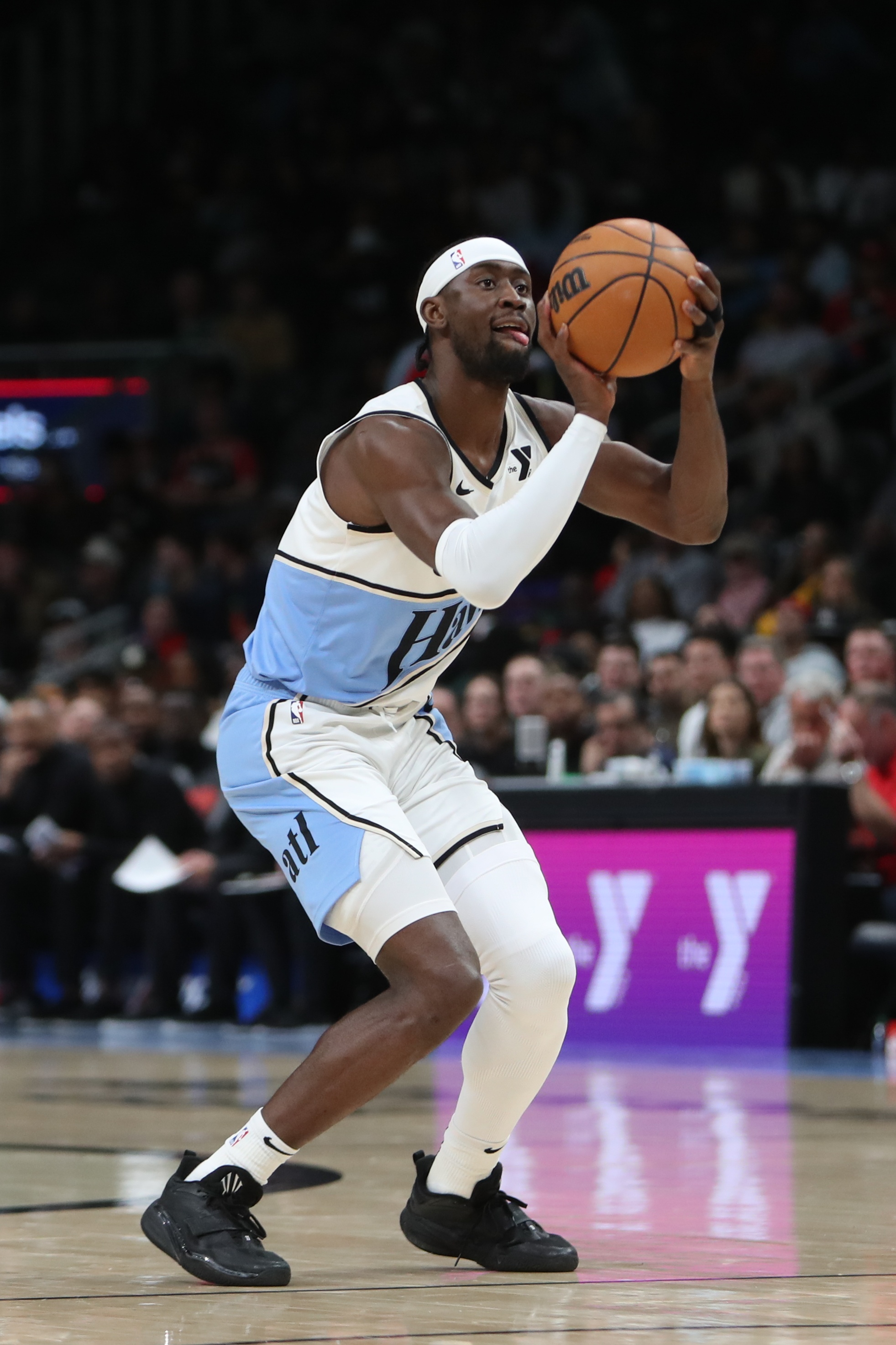 老鷹客戰(zhàn)雄鹿：勒韋爾因生病出戰(zhàn)成疑