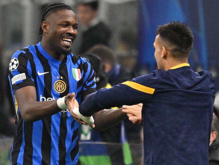 小圖拉姆：夢想走進(jìn)球場有上帝視角感知比賽，我覺得這可能實(shí)現(xiàn)