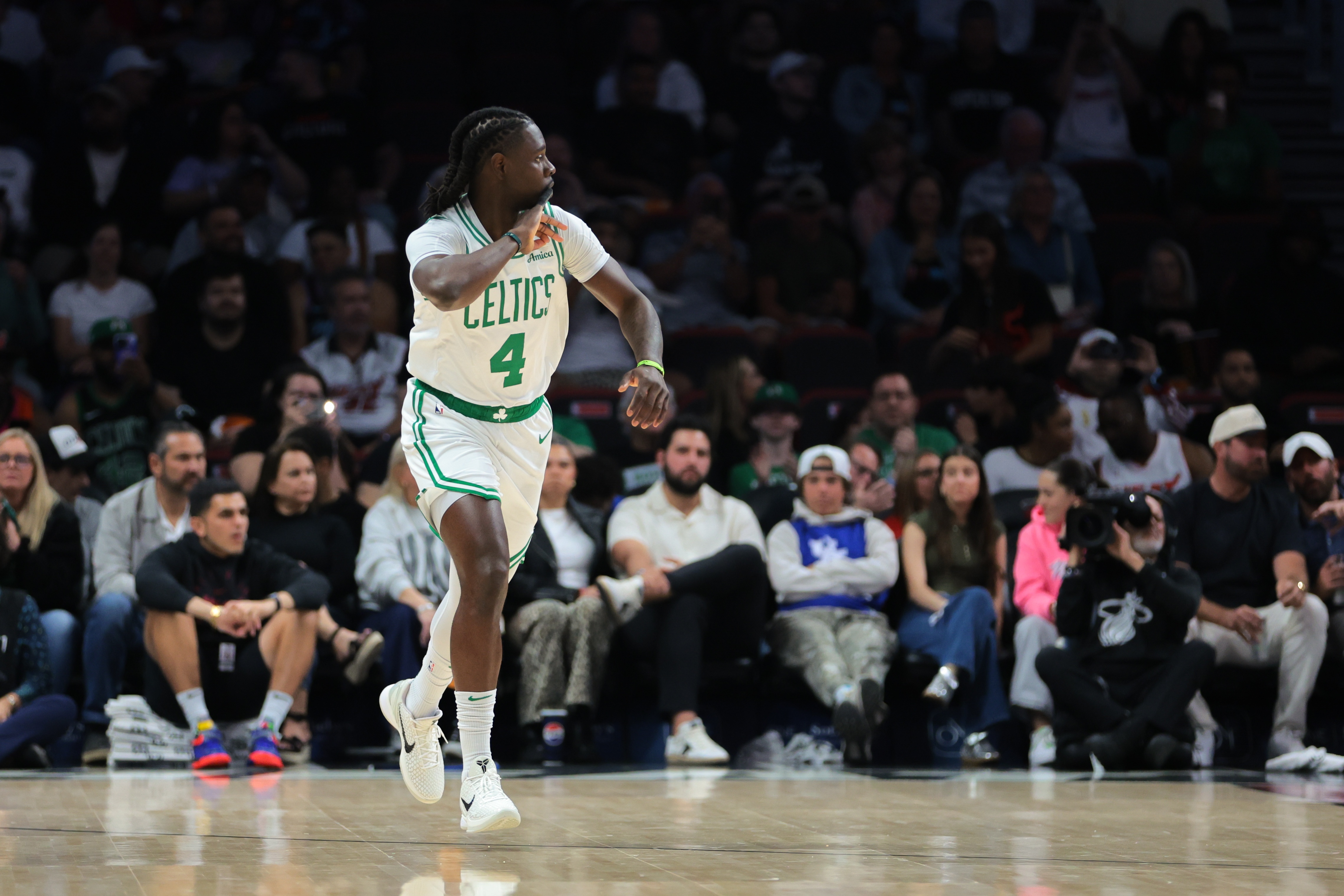 朱-霍勒迪：我努力保持侵略性 若我投籃命中 那其他隊(duì)友都能命中