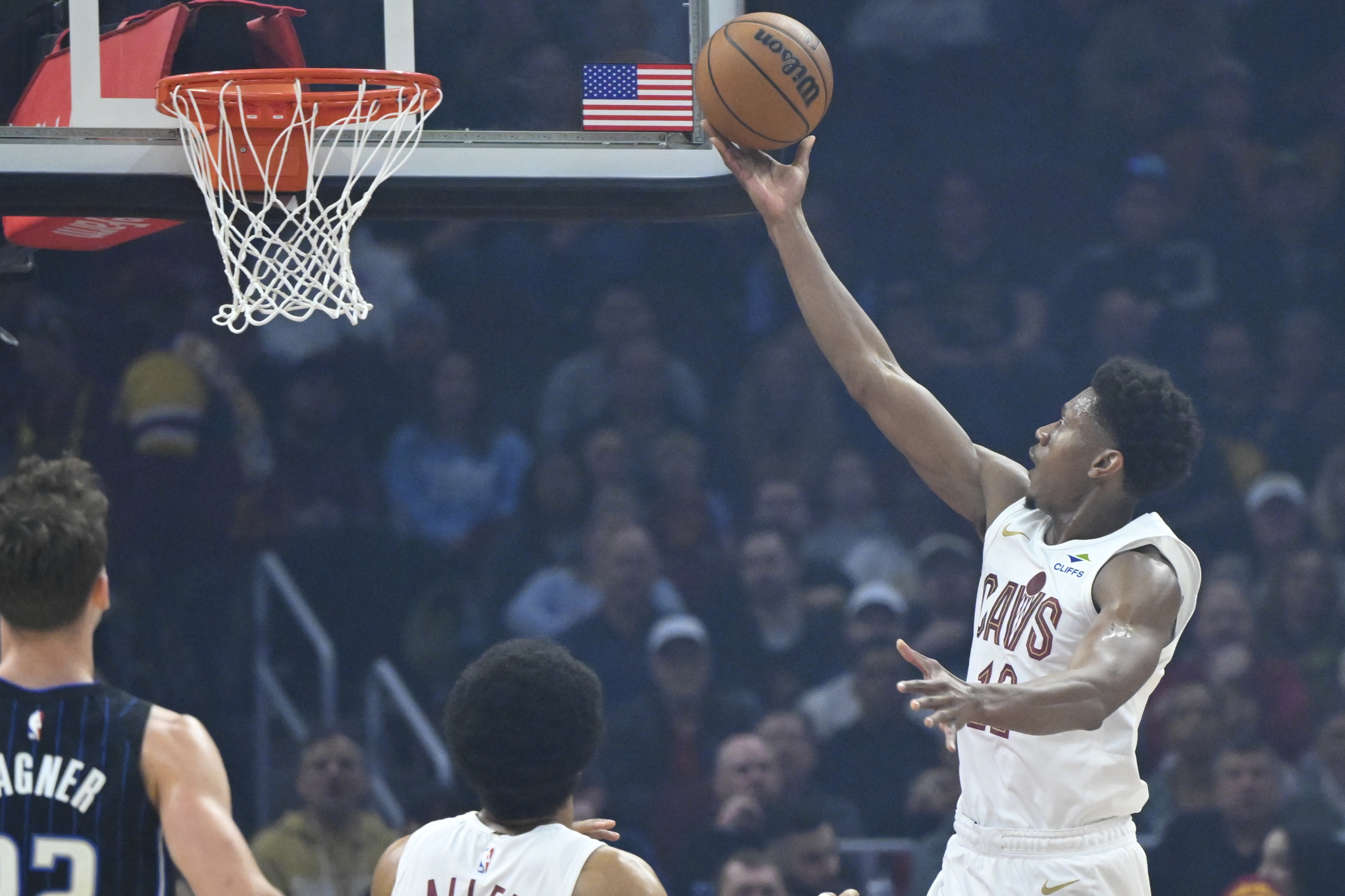 替補(bǔ)火力！亨特9中4拿到10分3助 正負(fù)值+11