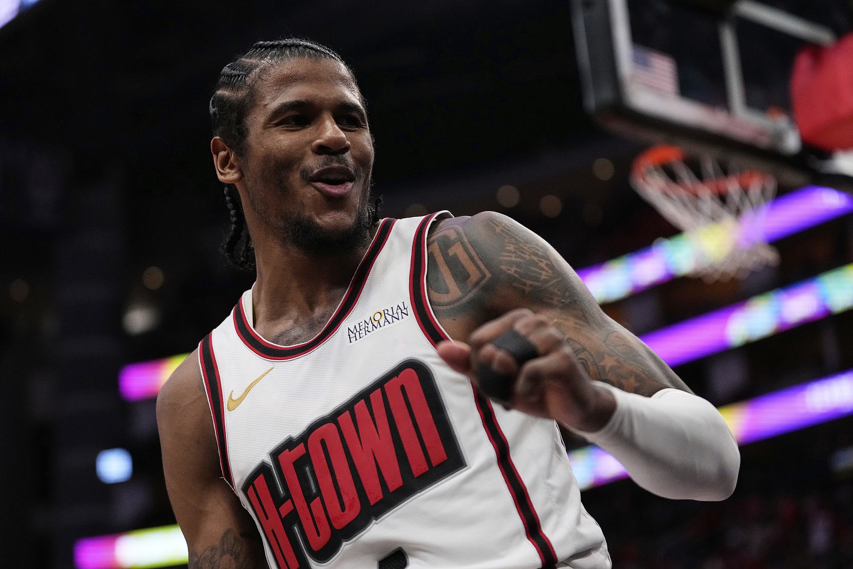 正負(fù)值+15！杰倫-格林半場(chǎng)12中5&三分6中1 拿到14分5板1助另2失誤