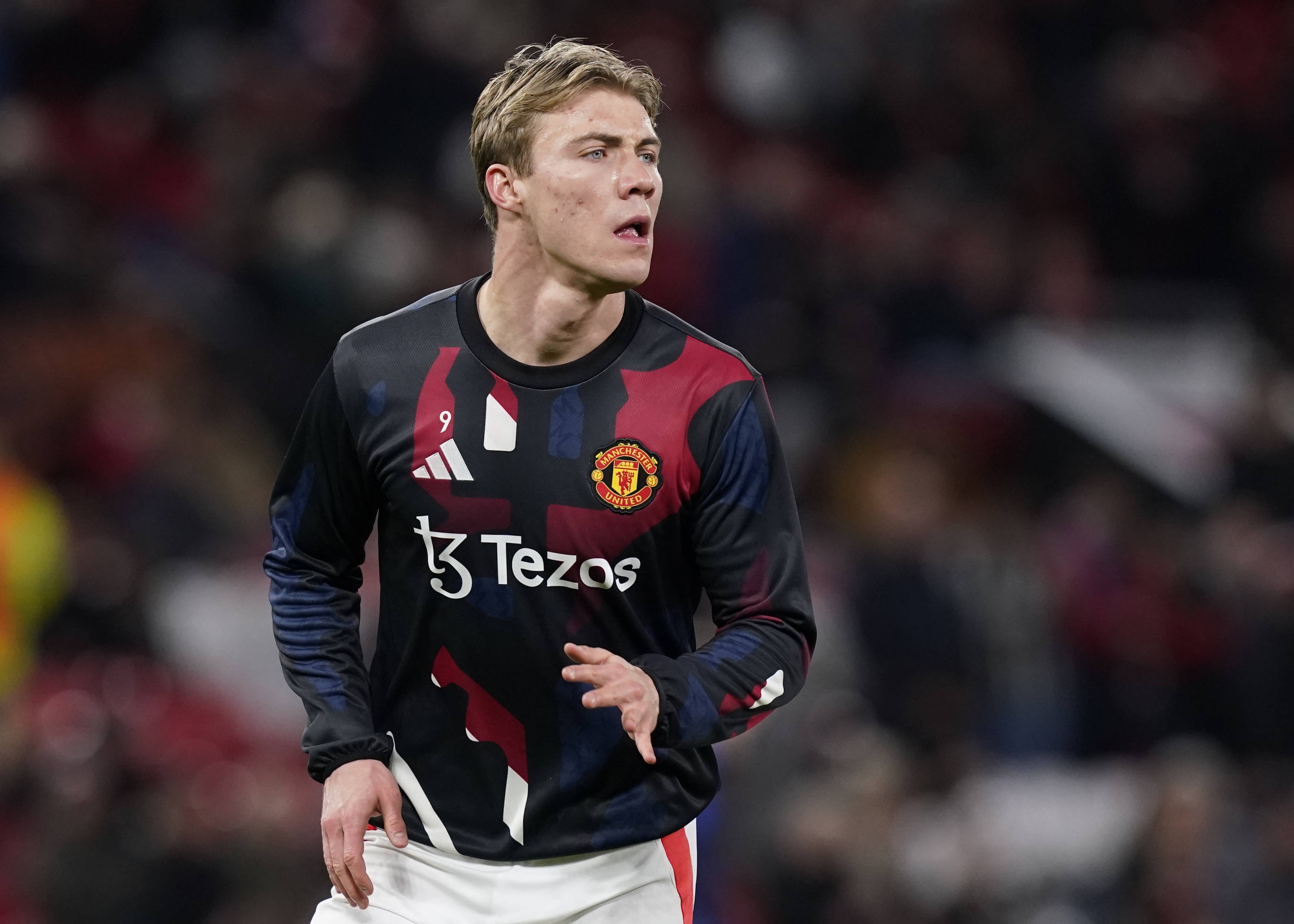 現(xiàn)身價4500萬！米體：曼聯(lián)對霍伊倫要價6000萬，那不勒斯無力承擔