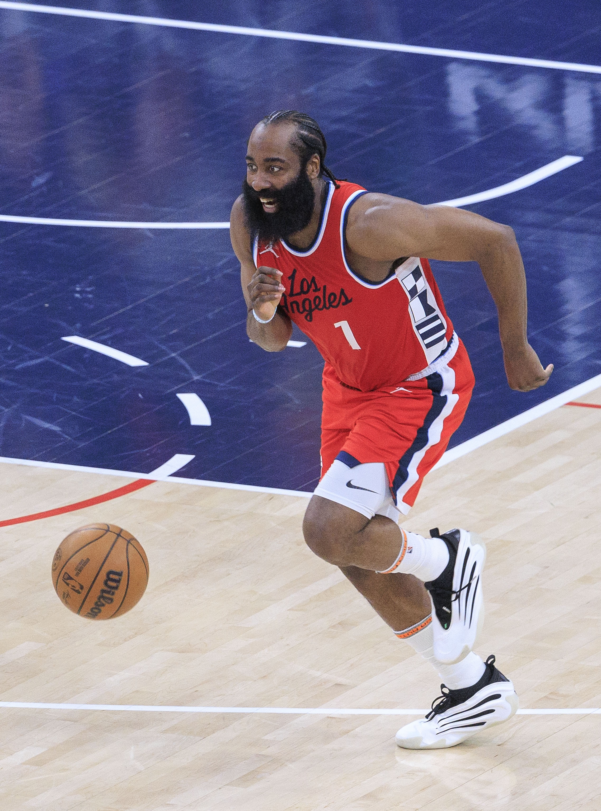 什么級別？哈登近10戰(zhàn)場均28.4分5.6板9.8助1.4斷 率領快船8勝2負