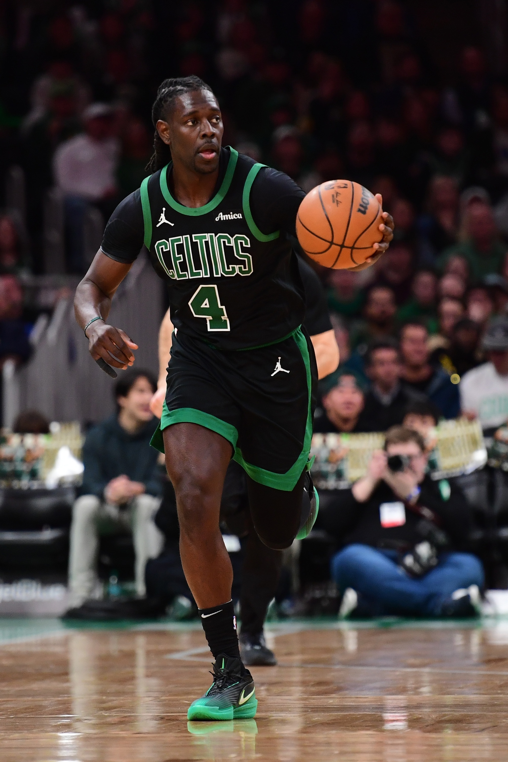 社會我朱哥！霍勒迪10中6得16分2板3助1斷 正負值+28