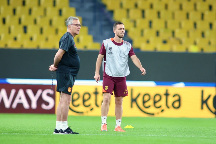 歸化球員塞爾吉尼奧替補(bǔ)待命，本場能否實(shí)現(xiàn)國足首秀??