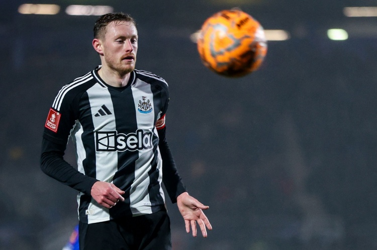 英媒：曼聯(lián)瞄準(zhǔn)紐卡斯?fàn)栔袌?chǎng)肖恩-朗斯塔夫 夏季轉(zhuǎn)會(huì)競(jìng)爭(zhēng)升溫