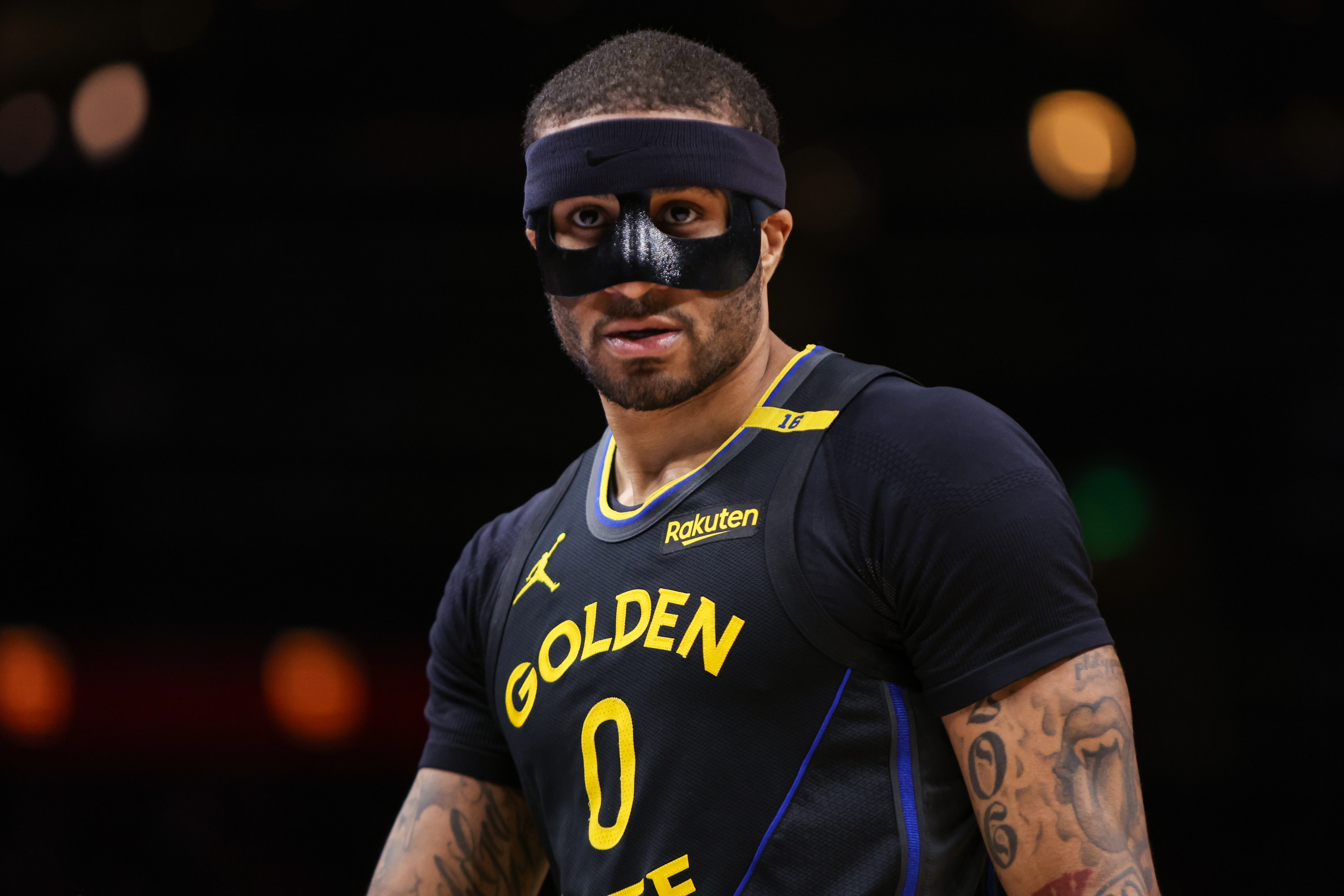 沖戰(zhàn)績的關(guān)鍵時刻??！勇記：佩頓二世拇指受傷 將缺席一段時間