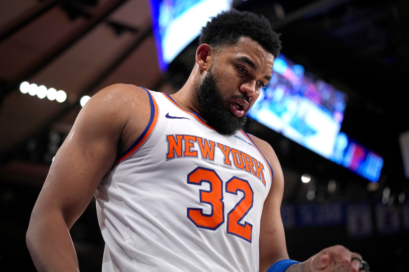 效率低下！唐斯全場13投4中 得到10分11板2助1斷2帽