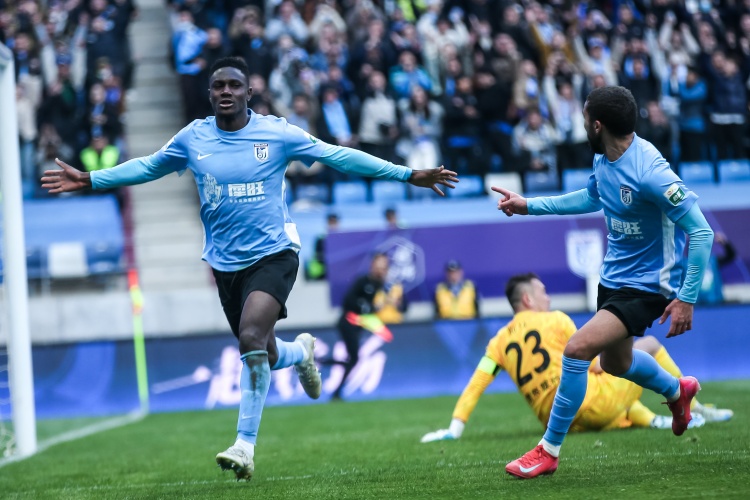 中超雅克松?馬萊萊傳射建功助英博取勝 送“煲湯”又失單刀失空門