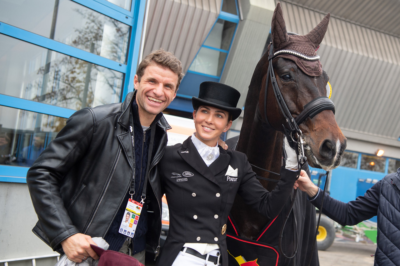 圖片報：太太麗薩未出席穆勒紀錄片首映禮，此前曾有婚變傳聞